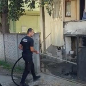 Devriye atan polislerin fark ettiği yangın kısa sürede söndürüldü