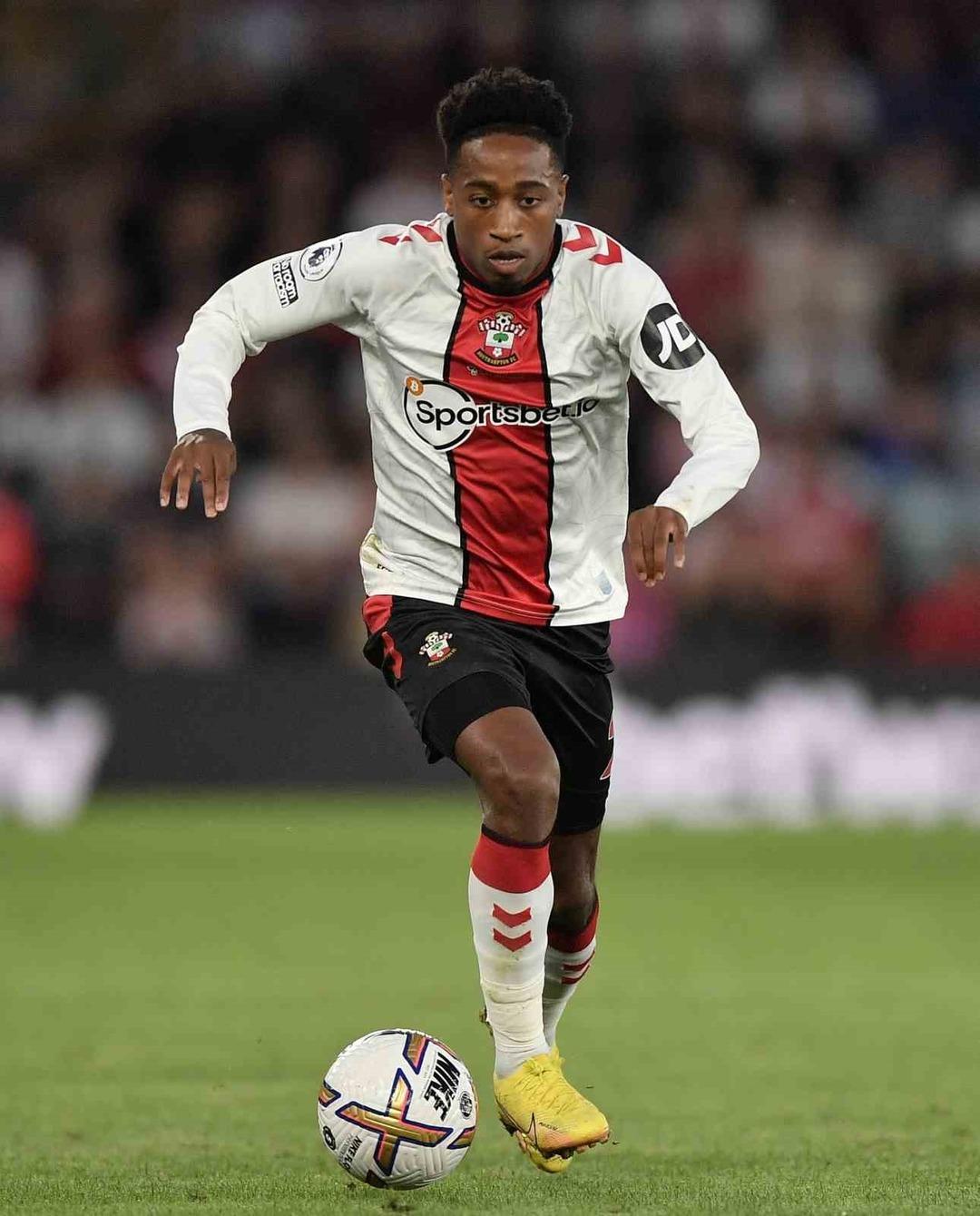 West Ham United, Kyle Walker-Peters’ı transfer etti! 1