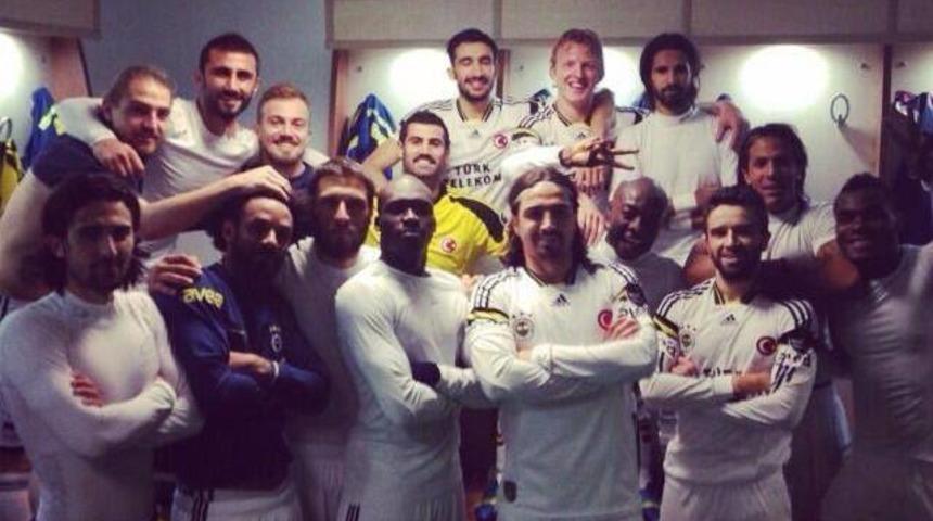 Fenerbahçe soyunma odasında o an!