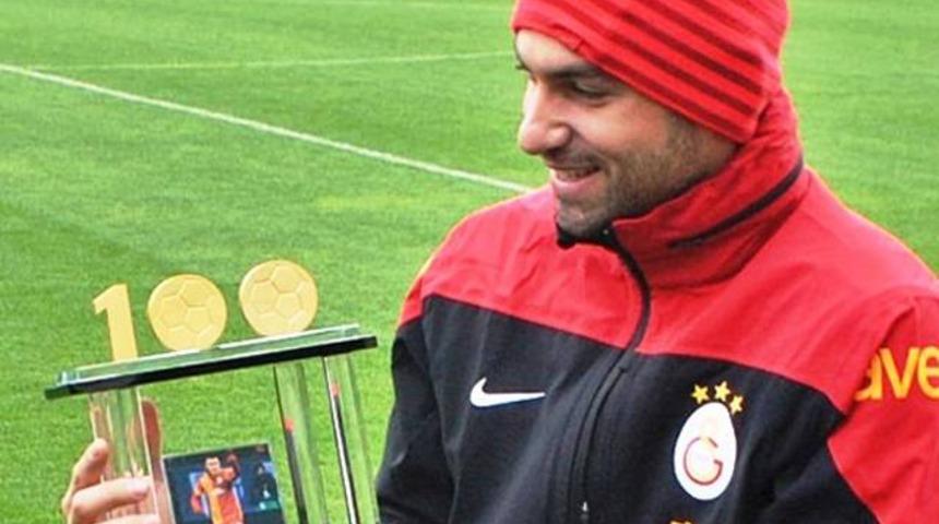 100'ler kulübü plaketini aldı