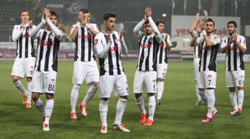 Tarzanlar deplasmanda güldü