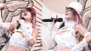 Hande Yener plaj konserinde ilginç tarzıyla dile düştü! Bir bakan bir daha baktı