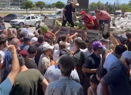 Duyan koştu, 12 ton ücretsiz dağıttılar! 20 dakikada tükendi