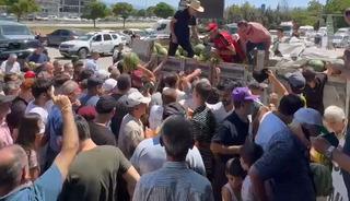 Duyan koştu, 12 ton ücretsiz dağıttılar! 20 dakikada tükendi