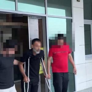 Polisi gören torbacı damdan atlayıp ayağını kırdı