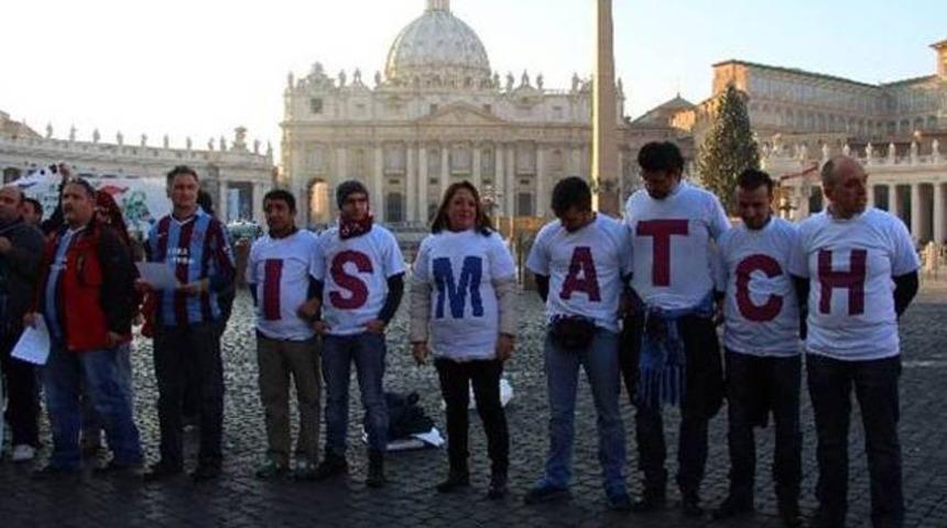 Trabzonsporlular Vatikan'da eylem yaptı