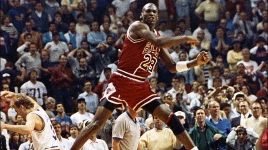 Michael Jordan'ın ayakkabıları dudak uçuklatan fiyata satıldı