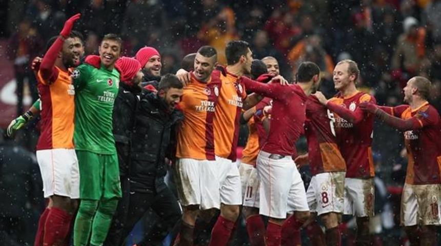 Galatasaray'a b&uuml;y&uuml;k darbe