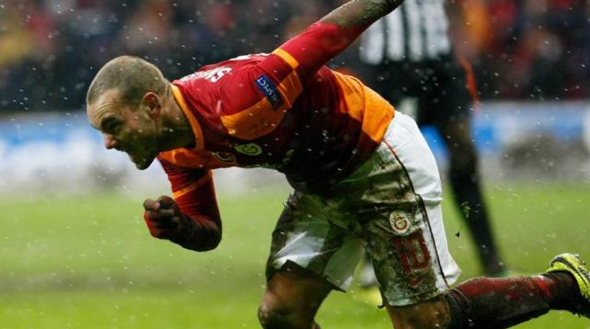 Sneijder'den Fenerbah&ccedil;e'ye mesaj