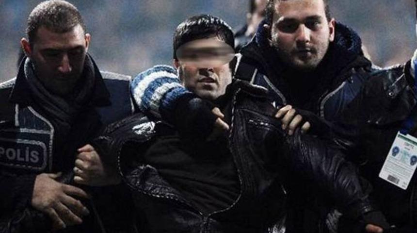 Sahaya giren Mustafa &Ouml;. Adliye'ye sevk edildi!