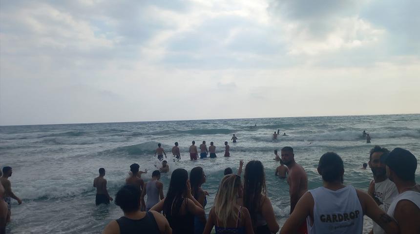 Hatay'da boğulma tehlikesi geçiren kişi ekiplerin müdahalesiyle kurtarıldı