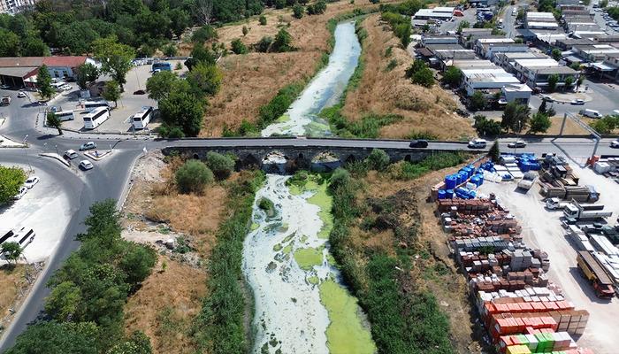 20640185-700x400 Lüleburgaz Deresi'nin rengi değişti! "Maalesef doğamız her geçen gün kirleniyor"