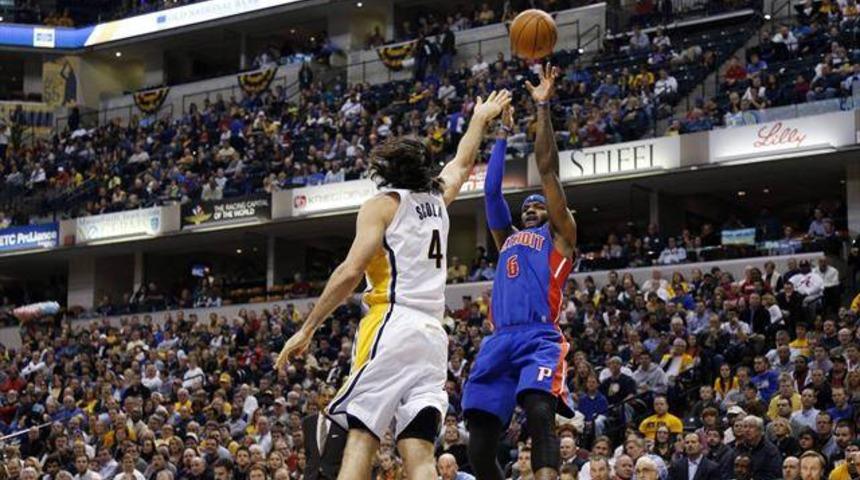 Josh Smith Detroit Pistons'ı u&ccedil;urdu