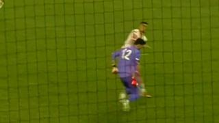 Hazırlık maçında yürekler ağza geldi! Galatasaray'da korkutan sakatlık... Yerde hareketsiz kaldı, sedyeyle oyundan alındı