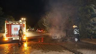 Tofaş otomobil iki dakikada alev topuna döndü! Bir anda araç patlamaya başladı