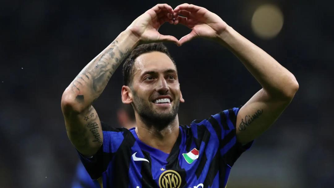 Hakan Çalhanoğlu nda düğüm çözülüyor! Galatasaray mı, Fenerbahçe mi? Bugün yemek yiyecekler ve kararını verecek 1