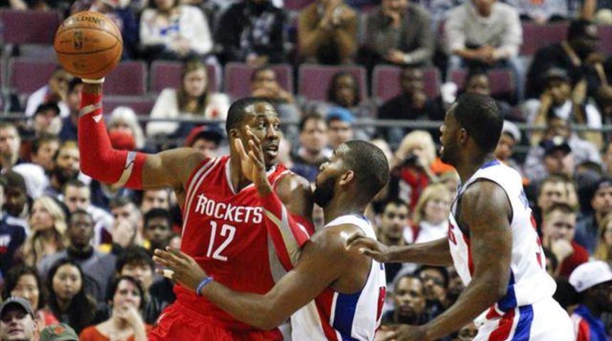 Dwight Howard Rockets'ı sırtladı