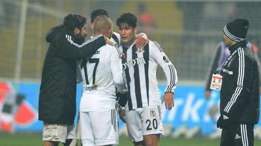 Necip ile G&ouml;khan T&ouml;re kavga etti!