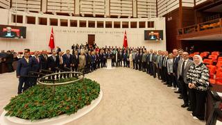 Resmi olarak kapandı! Yan yana dizilip fotoğraf çekildiler... Günler sonra açılacak