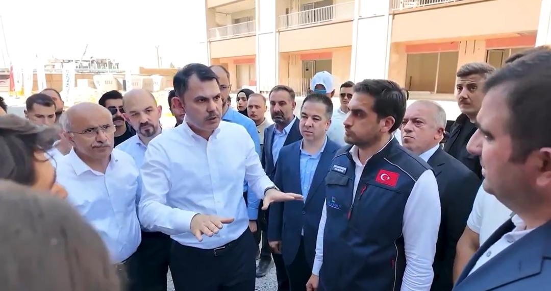 Bakan Kurum müteahhitleri bizzat uyardı: "24 saat çalışmazsanız ben de gereğini yaparım!" 2