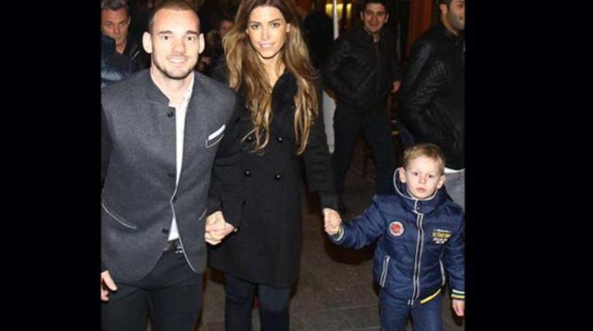 Sneijder ve ailesi dua ettiler