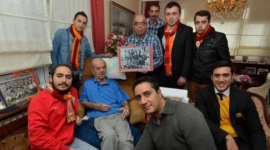 Galatasaray taraftarından Turgay Şeren'e Ziyaret