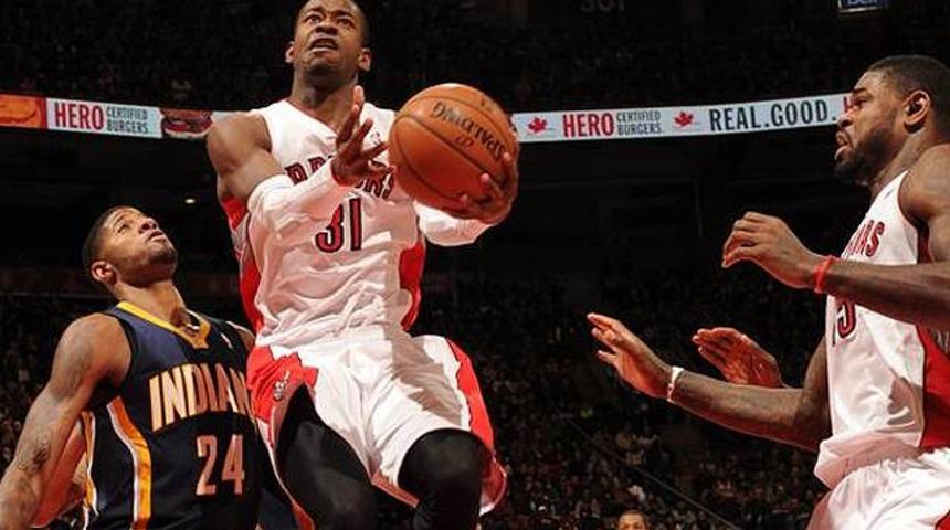 Pacers'a Raptors engeli