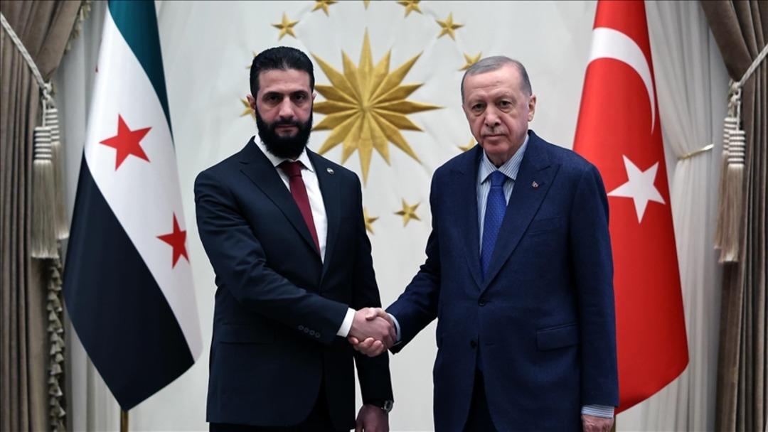 Son dakika | Cumhurbaşkanı Erdoğan dan "Yalnız bırakmayacağız" mesajı: "Etrafı çevrilmiş durumda! Şara dik duruş sergiledi" 3