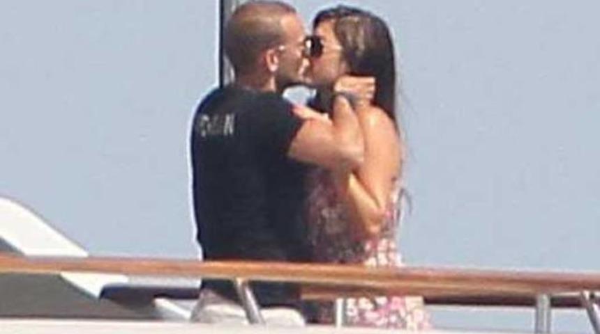 Sneijder paparazzilere böyle yakalandı