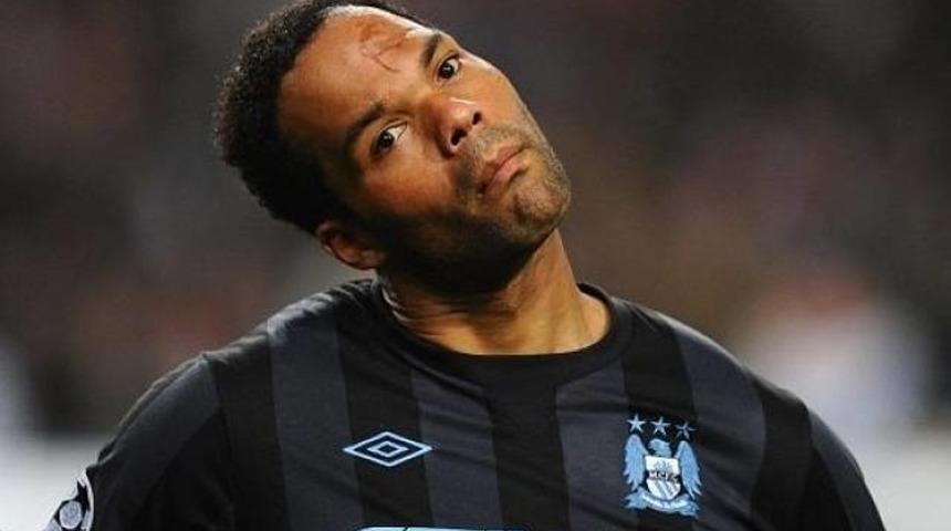 Mancini Lescott'un peşinde
