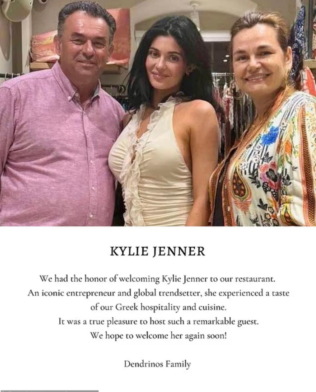 Yunanistan’ın ünlü restoranı Kylie Jenner ı paylaştı! Sosyal medyada tepki yağdı 3