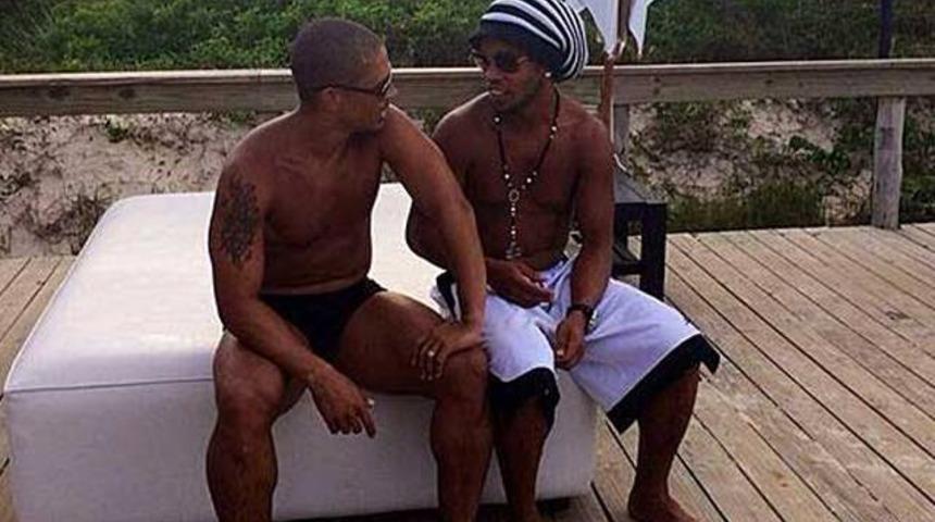 Ronaldinho Alex'le buluştu