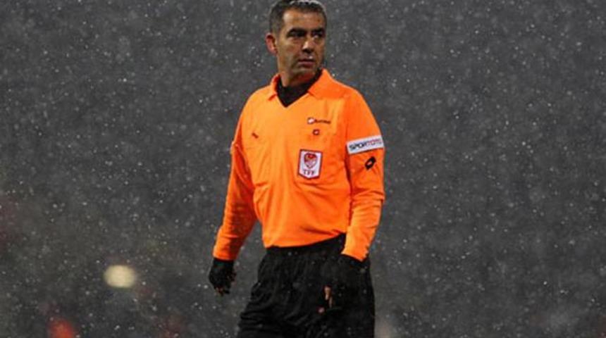 Kuddusi M&uuml;ft&uuml;oğlu hakemliği bıraktı!