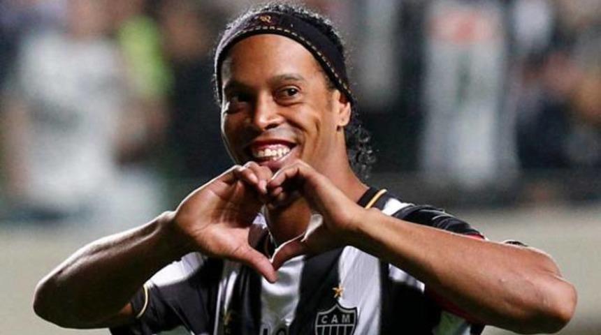 Ronaldinho kararını açıkladı