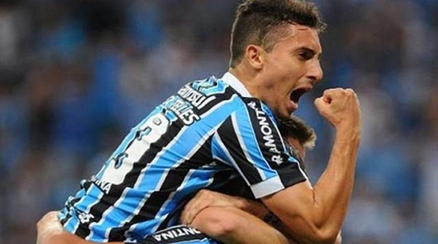 Alex Telles'in menajerinden m&uuml;jdeli haber