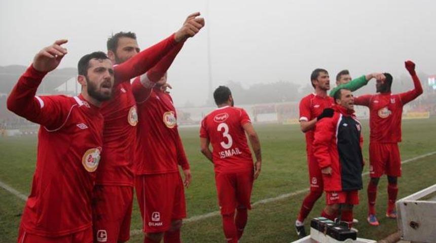 Balkes, deplasmanda kazandı