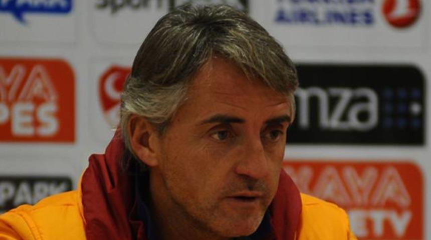 Mancini'den Alex Telles a&ccedil;ıklaması