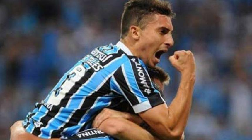 Alex Telles takımıyla idmana &ccedil;ıktı!