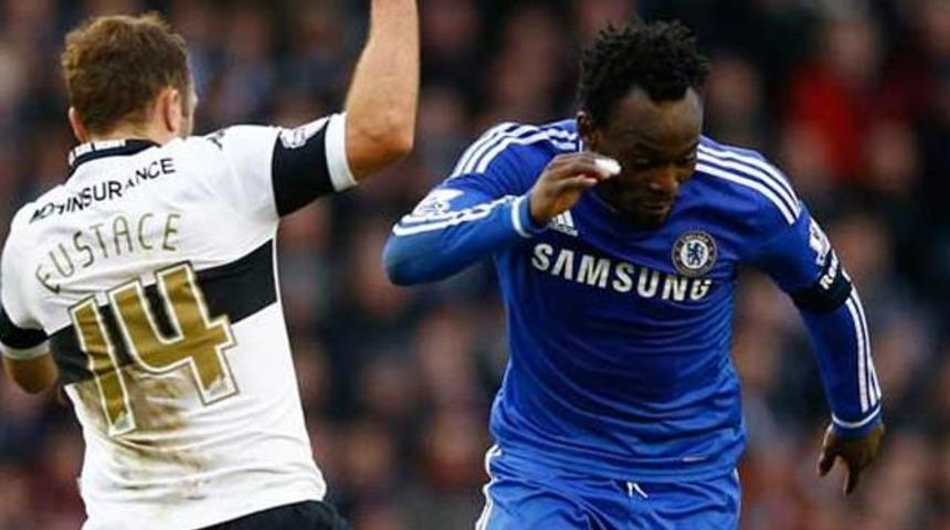 Galatasaray Essien'in peşinde!