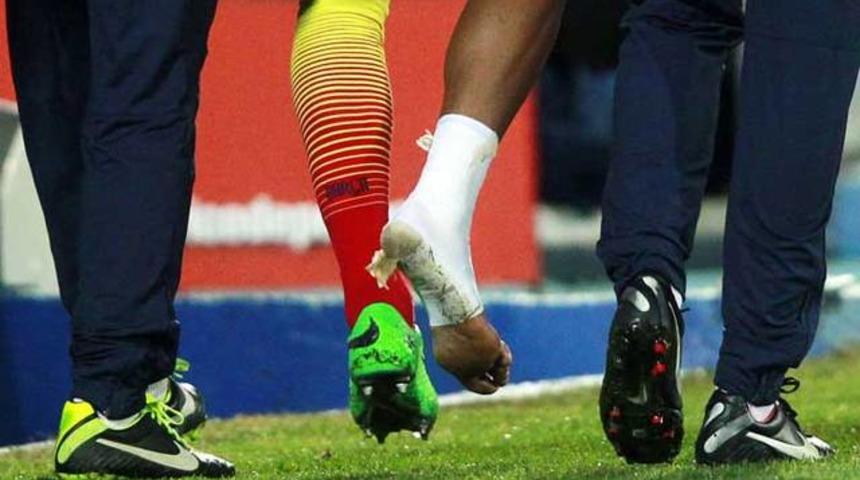 Barcelona'ya Neymar şoku! Ayak bileği d&ouml;nd&uuml;