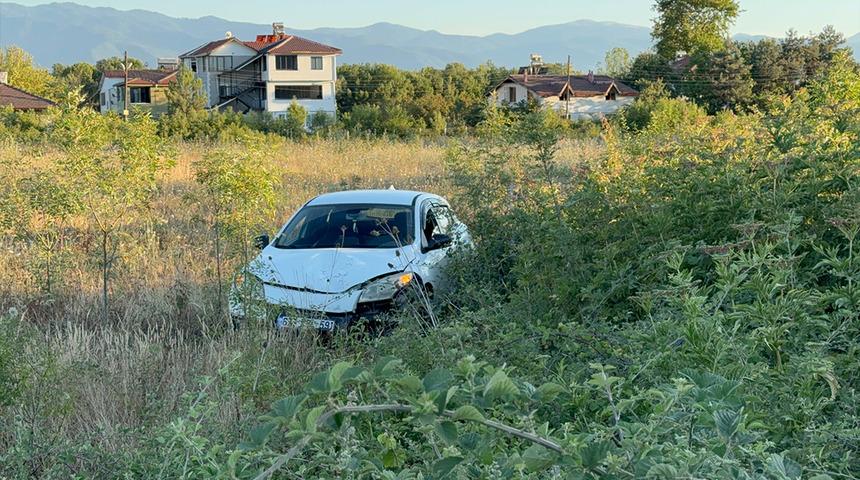 Büyükbaş hayvana çarpmamak için manevra yapınca aracı şarampole uçtu! 1 yaralı