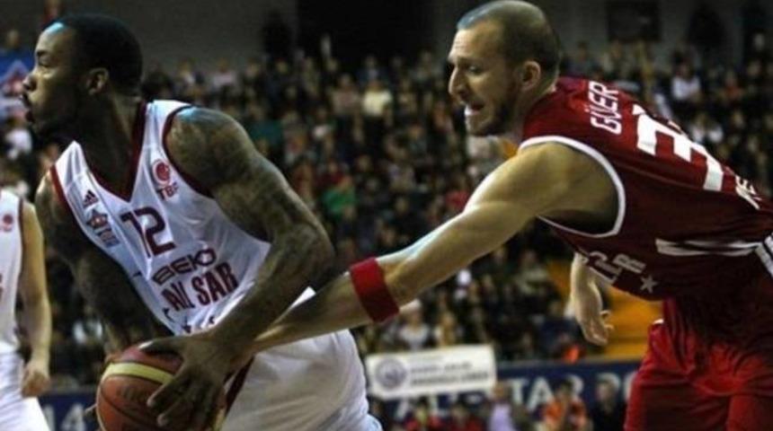 Bu kez T&uuml;rk Yıldızlar kazandı