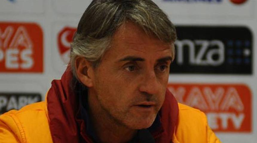 Mancini'den Alex Telles a&ccedil;ıklaması