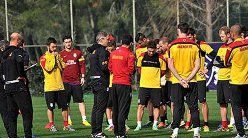 Sabri Reyiz d&uuml;nyaya k&uuml;st&uuml;!