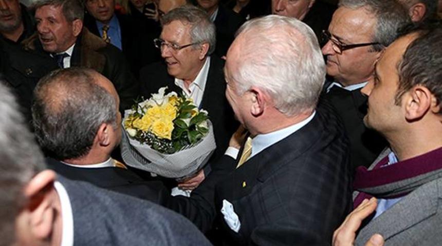 Aziz Yıldırım İstanbul'a d&ouml;nd&uuml;, sosyal medya yıkıldı