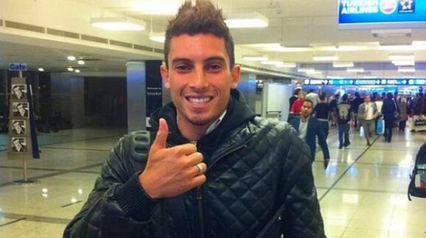 Galatasaray Alex Telles'i resmen a&ccedil;ıkladı