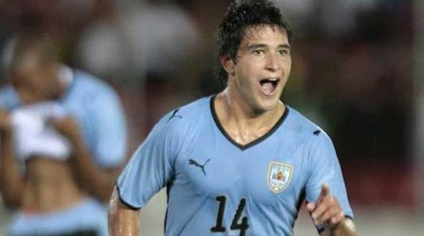 Beşiktaş Nicolas Lodeiro'yu borsaya bildirdi