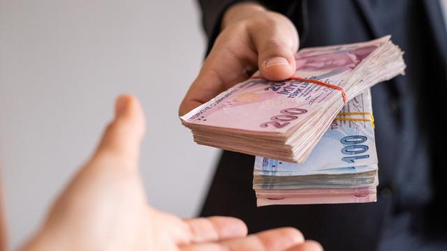 Emekli promosyonları 2025: Bankalar yarışa girdi, rekabet emekliye yaradı!