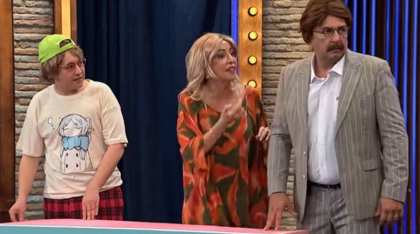 Üzen ayrılık! Güldür Güldür Show'un Nazlı'sı Hasibe Eren veda etti