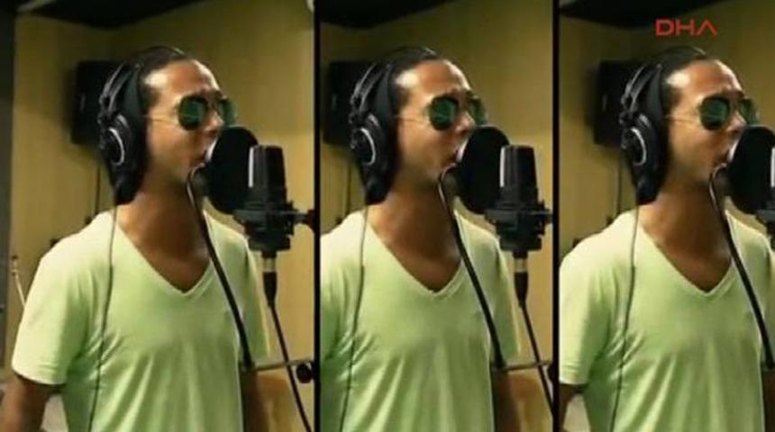 Ronaldinho 2014 D&uuml;nya Kupası şarkısını s&ouml;yledi
